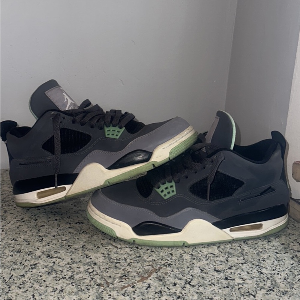 Green glow 4s